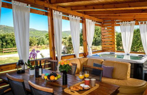 Cozy and Chic Little House with pool Ivinj - 4 - Foto 1