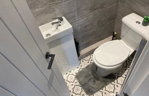 Stylish Home - Close to City Centre, Anfield Stadium - Free Parking - Foto 27