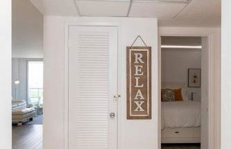 Stunning & Spacious Resort-Style Condo Across From Beach! - Foto 22