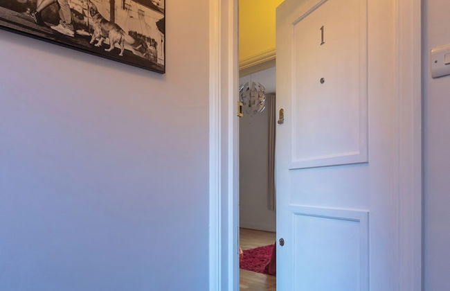 Endell Street - Photo 1