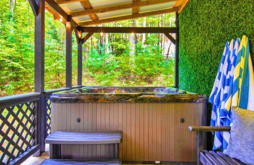 Meadow Retreat - Hot Tub, Fire Pit & Games - Photo 11