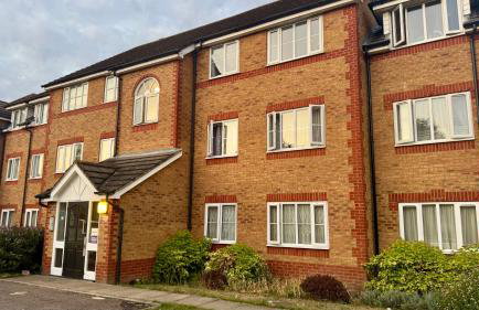 Stylish 2 Bed Home with parking - Foto 9