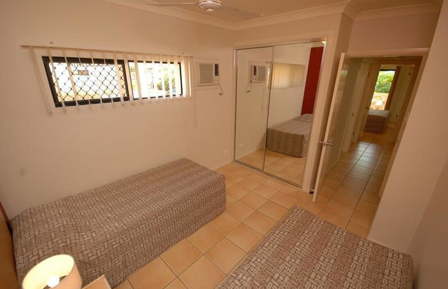 City Plaza Apartments - Foto 9