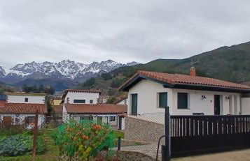 Mirando a los Picos de Europa - Foto 2