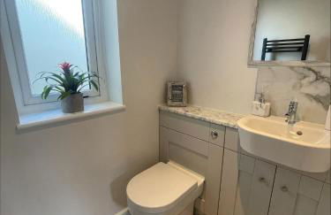 Bumblebee Barn, Luxury contemporary holiday home - Photo 3