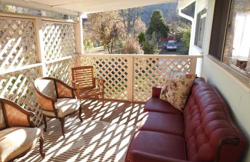 Miners Choice 3 Bedroom on Main St Bonus Rooms Sleeps up to 9 TV WIFI Piano - Foto 41