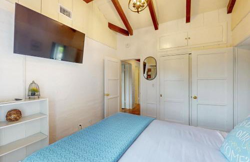 La Jolla Historic Gem, Hot Tub, Game Room, Garden Oasis with Firepit & Courtyard Dining - Foto 14