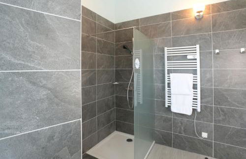 Au Cheval Blanc - Appartement Familial 6P Parking privé proche Colmar Centre - Foto 12