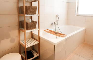 neue 90qm Ferienwohnung mit 3 Schlafzimmern in Seenähe - Foto 13