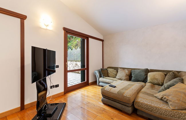 Valley View Villa in San Mango D'aquino with Hot Tub - Foto 16