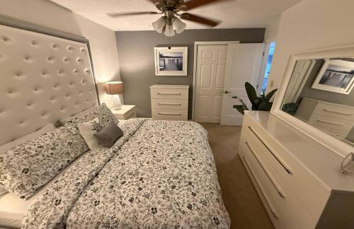 Best 4 Master King bedroom/ Fun Daytona Beach Home - Foto 40