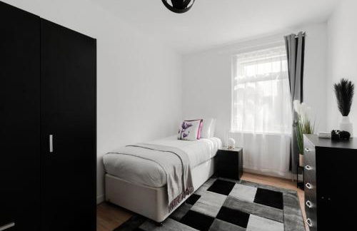 4 Bed House - Sleeps 8 - Garden Pets Wifi - Foto 2