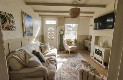 Beautiful Chester Cottage - Photo 2