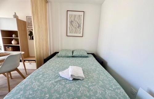 Studio Design & Confort Proche Plages et Accès Ile de Ré - Parking & Wifi GRATUIT - Foto 3