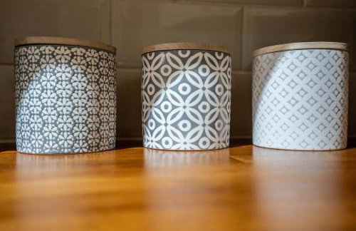 Cozy Waterfront Apartment - Free Parking & Wi-Fi - Photo 18