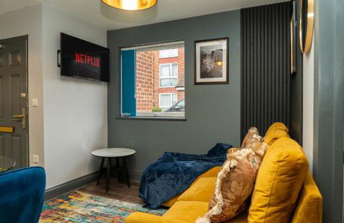 Free Parking New Modern Gem in Harrow - Photo 21