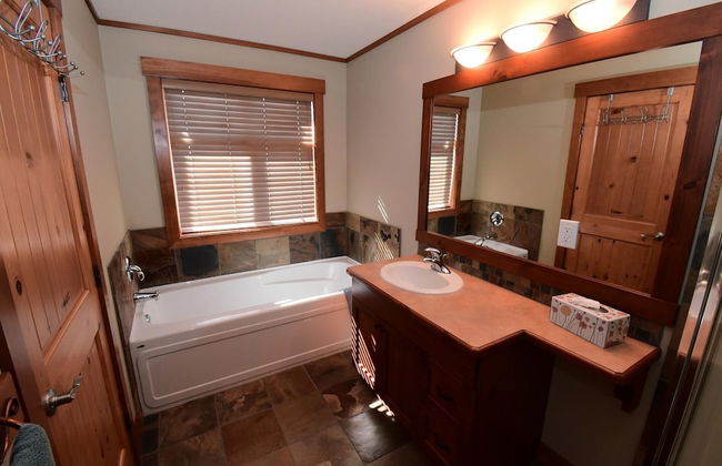 Towering Pines Chalet - Comfortable and Cozy Chalet with Spectacular Views - Foto 8