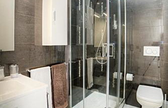 Stylish Apartment near Siena I Private Parking & Air Con & WiFi - Photo 10