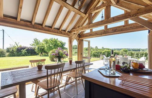 Hilltop Cottage - Photo 2