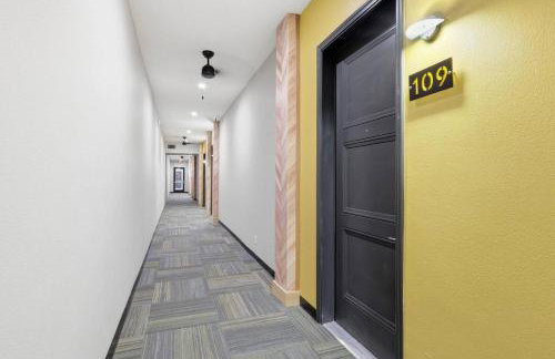 Cityscape Star Retreat near Deep Ellum and Dwntown - Photo 5