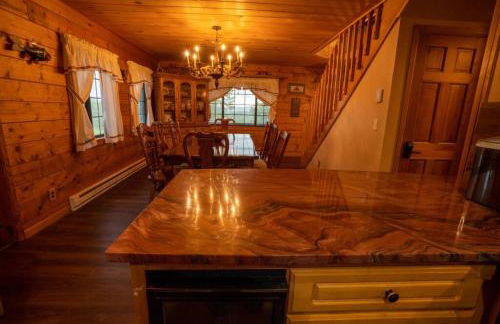 Warm Woodland Getaway with Land - Foto 37