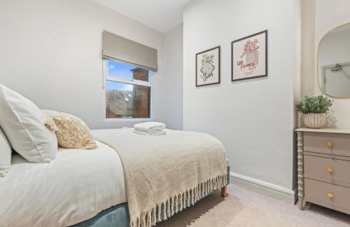 Chester Manor - 5 BR - Sleeps 10 - Free Parking - Foto 10