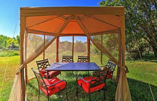 Quiet Durango Farmhouse with Beautiful Yard and Gazebo - Foto 2