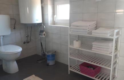 Iris Sabunike - Photo 37