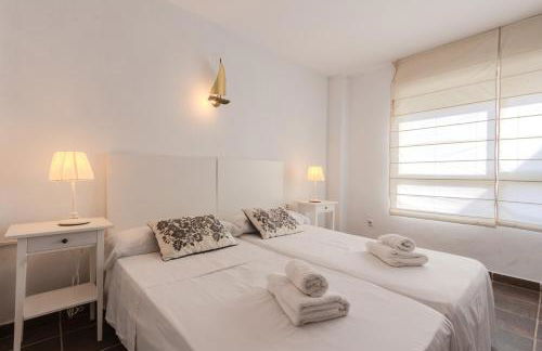 The Ocean Retreat - Beach Villa 30m next to the sea - Photo 14