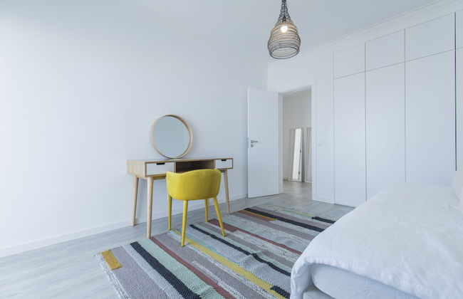 Luxurious Seaview Apartment in Estoril - Photo 14