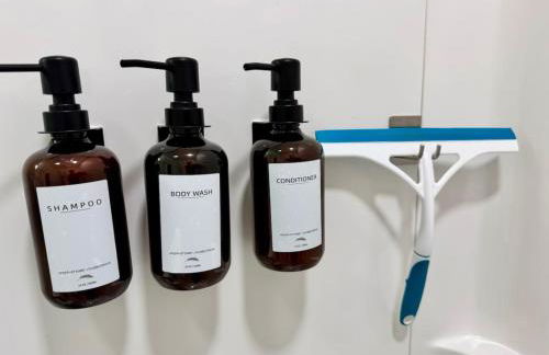 Newest Cottage Downtown. Pet Yes - Photo 10