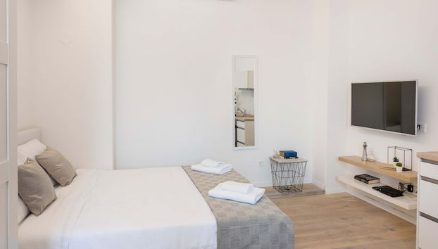 Bright and Modern Main Square Studio - Foto 3, Habitación