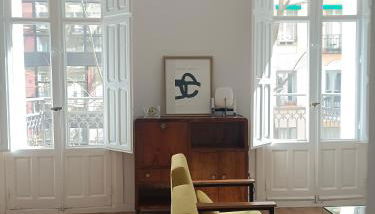 Piso reformado de Lujo de 2 dormitorios y 2 baños - Photo 4