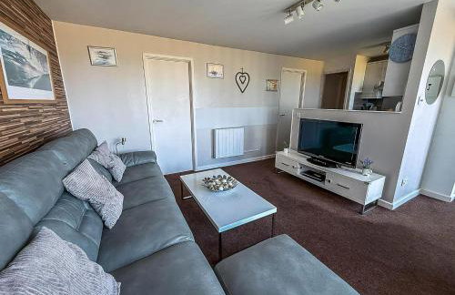 Lovely 5 Berth Bungalow At Waterside Village Park In Corton Ref 14006W - Photo 12