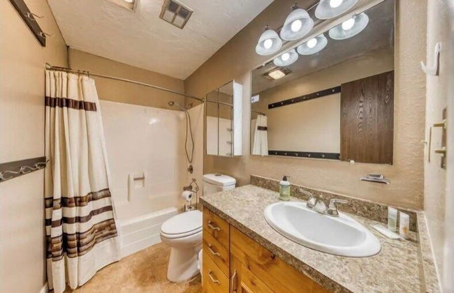 Spacious 2BR, 2BA for 6- Kristi - Photo 11