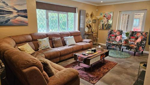 Stunning 4 bed house with huge garden and parking - Foto 4