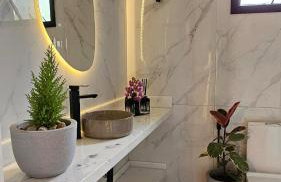 YESHUA - Cabana de Luxo com Hidro, Lago Natural e Adega - Foto 6