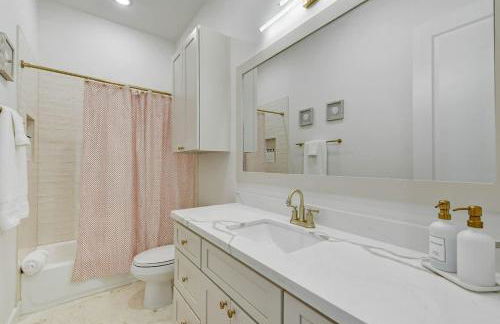 Cozy Villa Walk to Beach - Foto 6