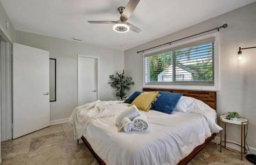 Stylish 2br 3ba with Heated Pool plus Beach Walkable - Foto 9