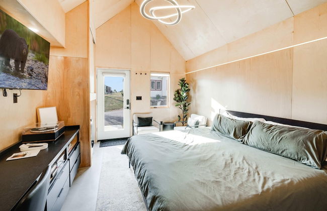 Bunkies-the Commissioner - Photo 10