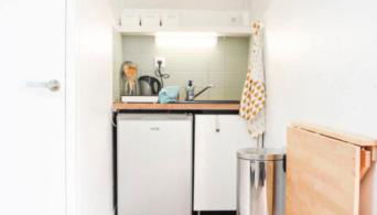 Studio Cosy Rénové au Calme 10min Centre et CHU Métro Commerces à 400m - Foto 4