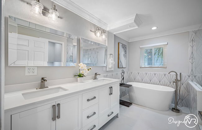 Chic 8BR with Heated Pool & Waterview - Photo 29