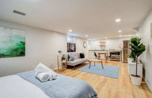 SUNNY, SERENE & CENTRALLY-Located STUDIO *PRIVACY *COMFORT *5-STARS - Foto 48