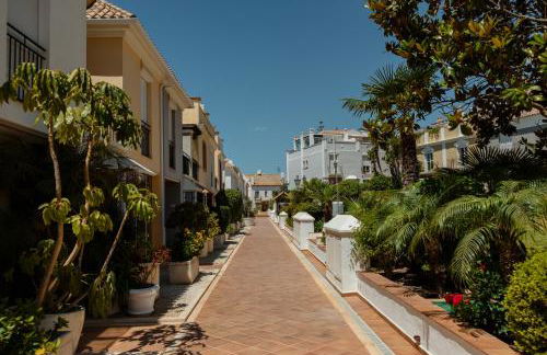 Townhouse in first line beach, Bahia de Marbella, Marbella - Photo 52