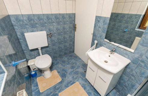 Stunning Apartment In Otocac With Wifi - Foto 19