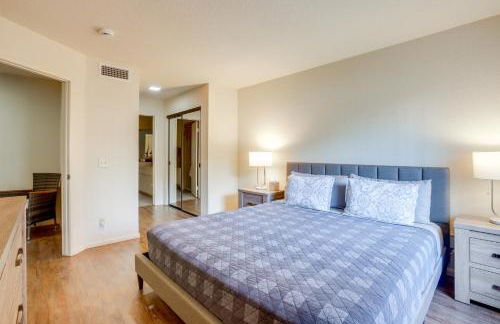 Golf, Hike and Relax Cathedral City Condo - Foto 12