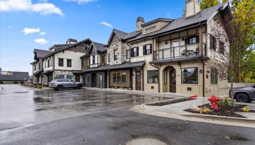 The Fox Room - Newly Built Downtown Midway Loft - Foto 2