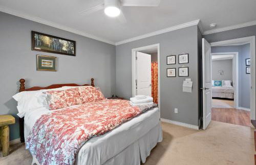 Blue Bear Cottage at Simple Life Rentals - Foto 18