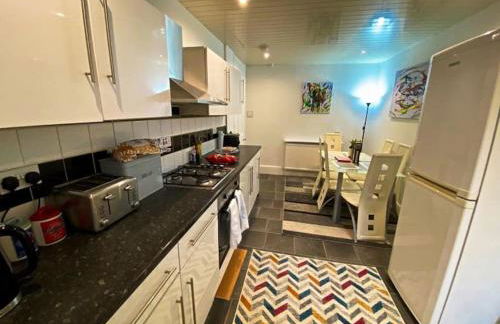 Paisley Pad Glasgow Gateway second floor flat - Foto 9