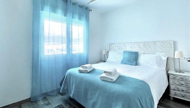 Apartment with sea views in Benalbeach - Foto 5, Habitación